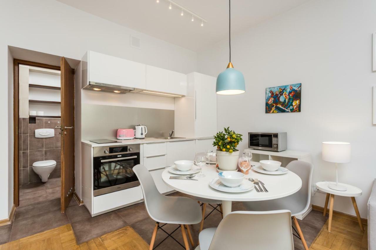 Apartment Shortstaypoland Krucza Warschau